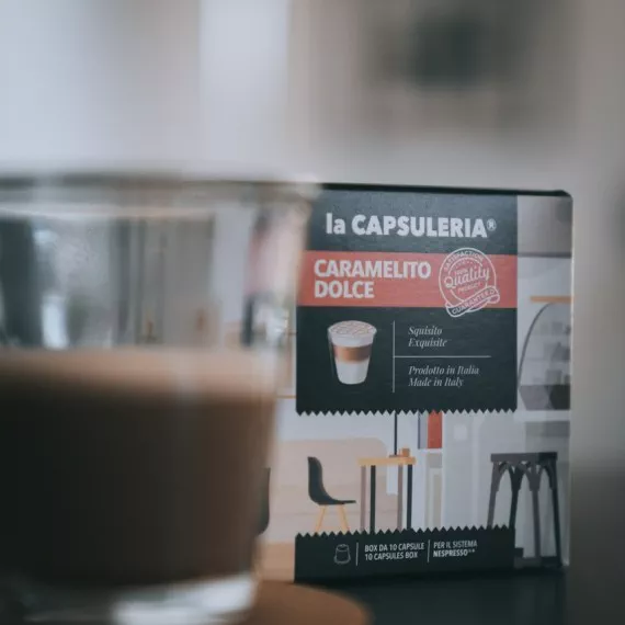 Cajón de cápsulas Nespresso Vertuo. Sistema de almacenamiento de cápsulas -   España